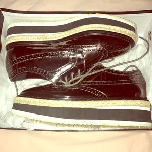 Showcase shoes color pewter size 8